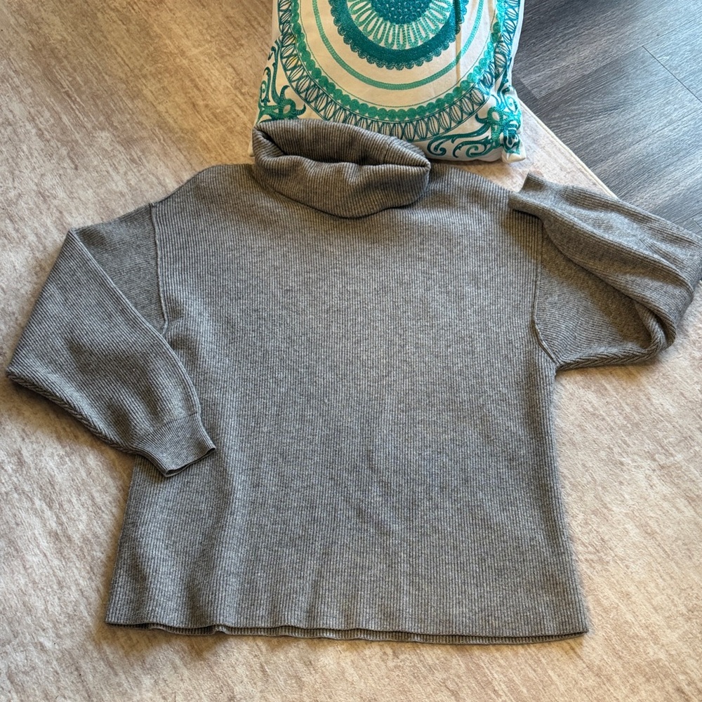 We the Free  oversized Gray Turtleneck Sweater